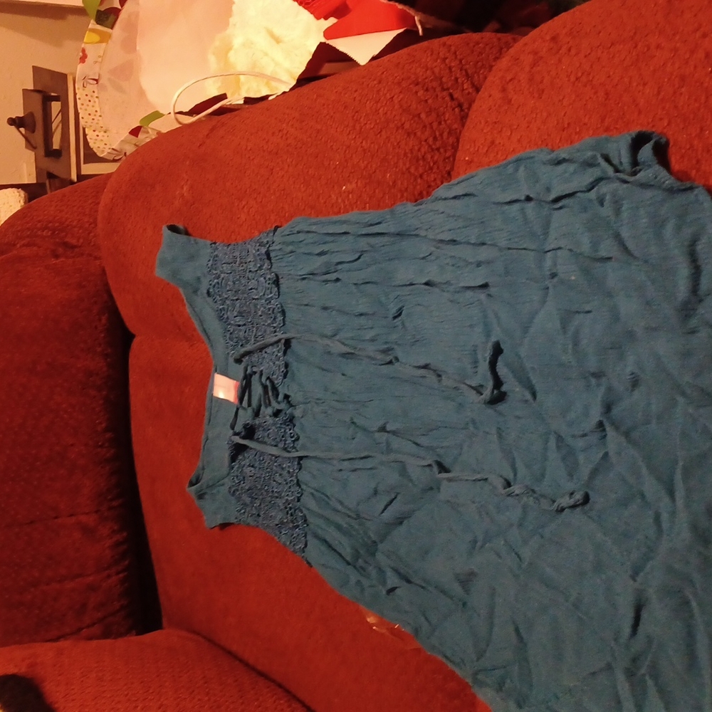 Top - Picture 2 of 3